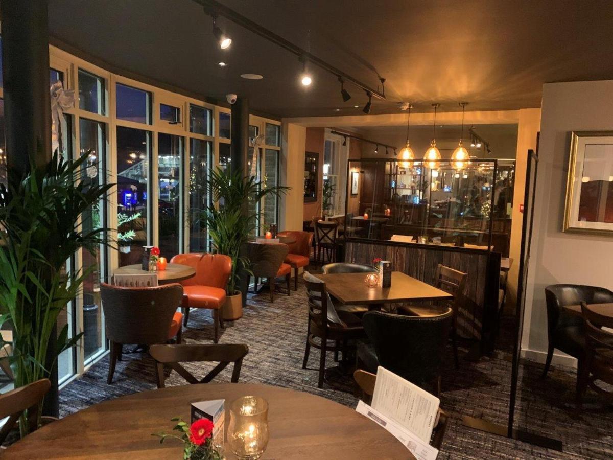 Harper'S Steakhouse With Rooms, ハスルミア エクステリア 写真